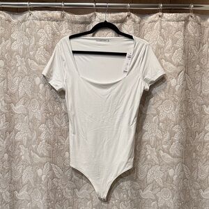 Abercrombie & Fitch Soft Matte Seamless Short-Sleeve Squareneck Bodysuit
